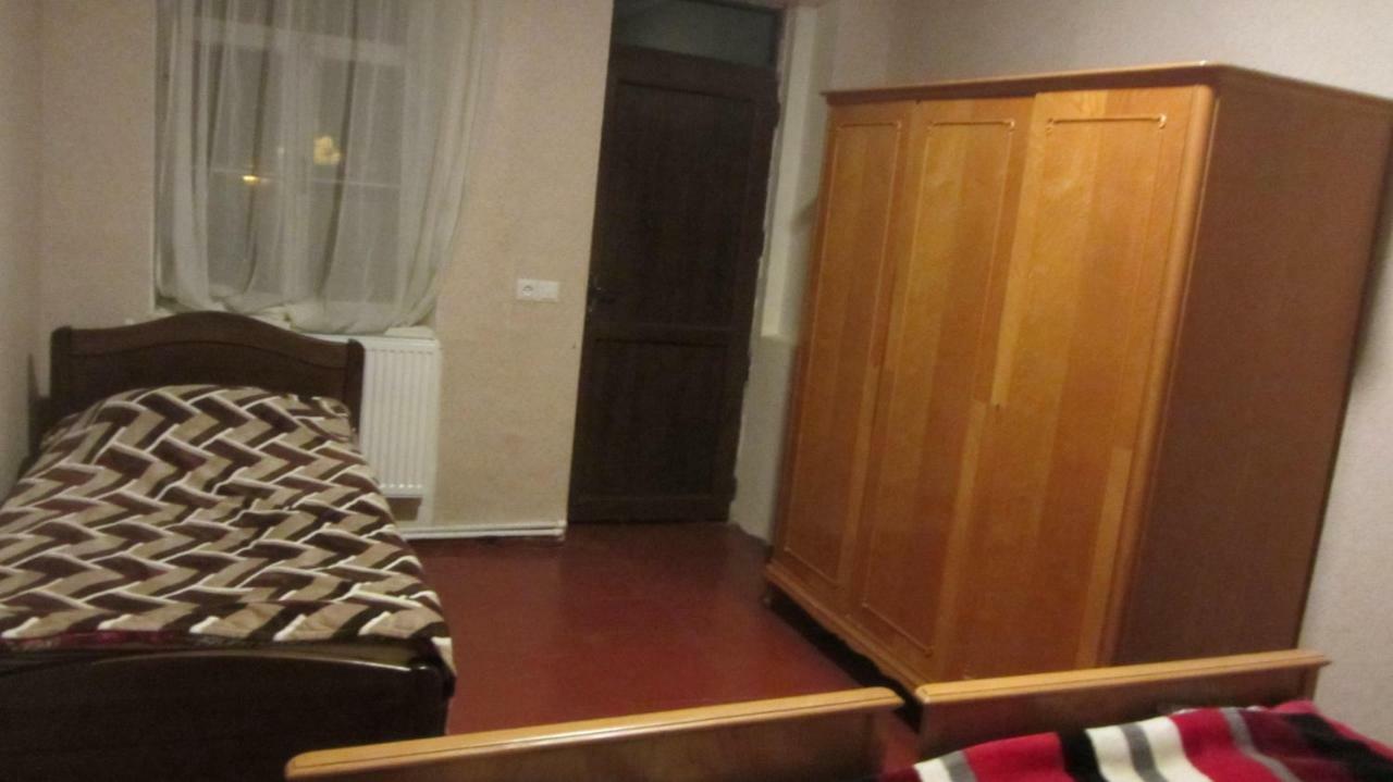 Guest House Adelina Mestia Eksteriør billede